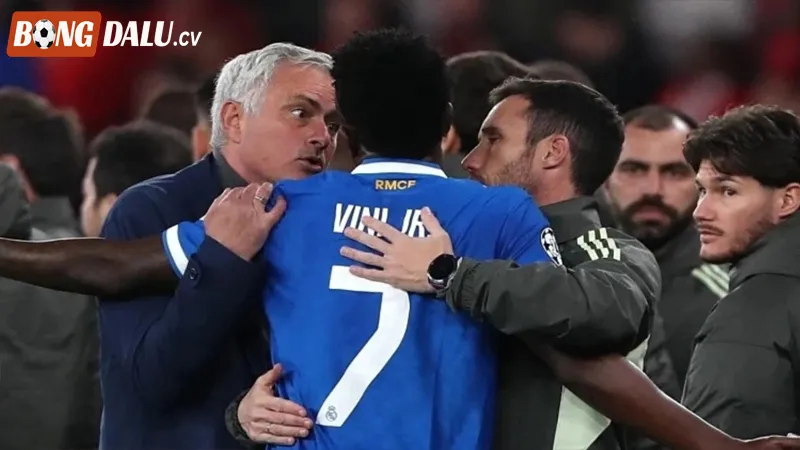 Những rào cản và phản ứng trái chiều trong nội bộ Real Madrid